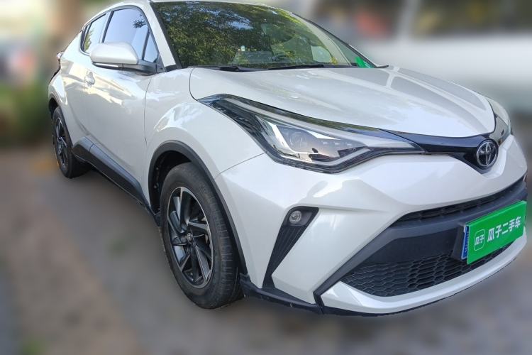 Used Toyota C-HR 2021 2.0L Luxury Edition Front Right 45 Deg