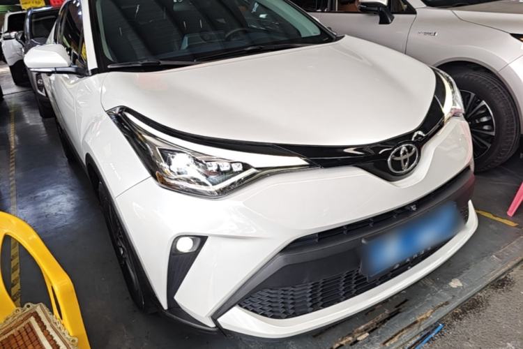 Used Toyota C-HR 2021 2.0L Luxury Edition Front Right 45 Deg