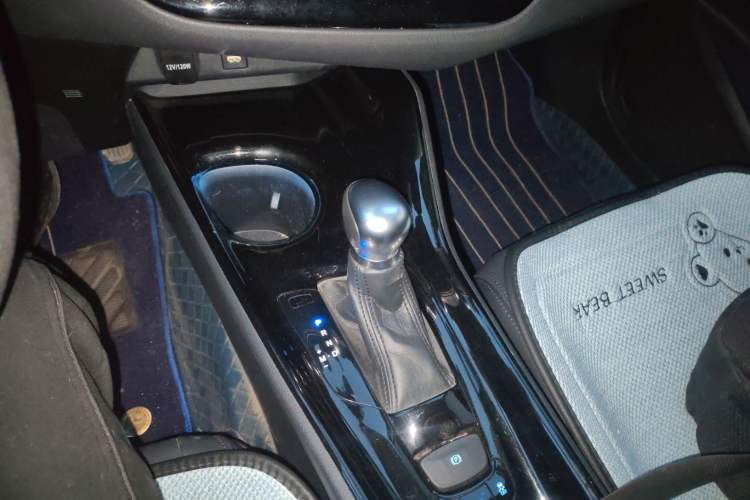 Used Toyota C-HR 2021 2.0L Luxury Edition Gear Lever