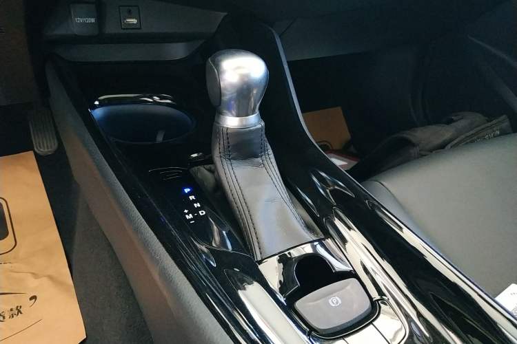 Used Toyota C-HR 2021 2.0L Luxury Edition Gear Lever