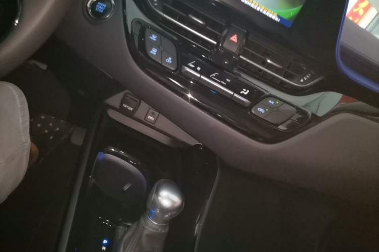 Used Toyota C-HR 2021 2.0L Luxury Edition Gear Lever