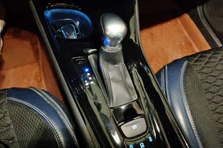 Used Toyota C-HR 2021 2.0L Luxury Edition Gear Lever