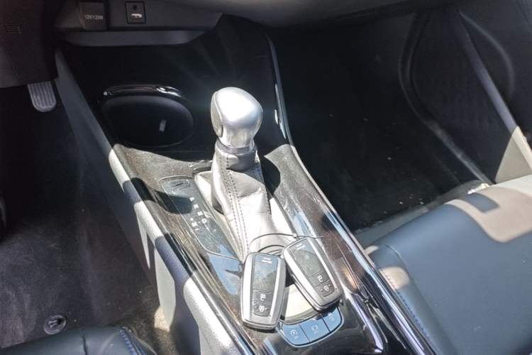 Used Toyota C-HR 2021 2.0L Luxury Edition Gear Lever