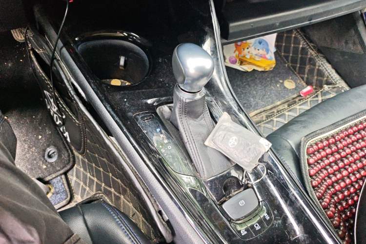 Used Toyota C-HR 2021 Dual-Motor 2.0L E-CVT Luxury Edition Gear Lever