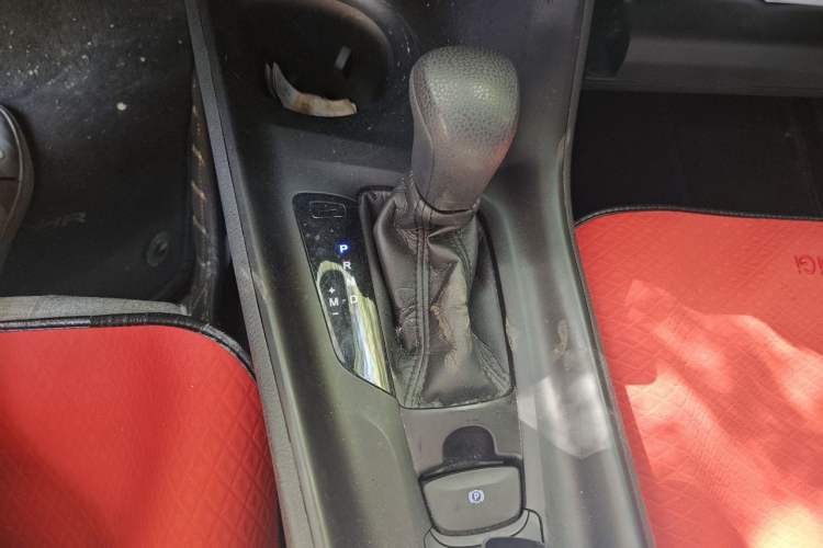 Used Toyota C-HR 2021 2.0L Comfort Edition Gear Lever