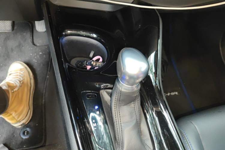 Used Toyota C-HR 2021 2.0L Luxury Edition Gear Lever