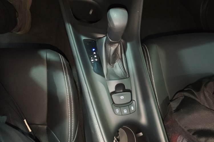 Used Toyota C-HR 2021 2.0L Comfort Edition Gear Lever