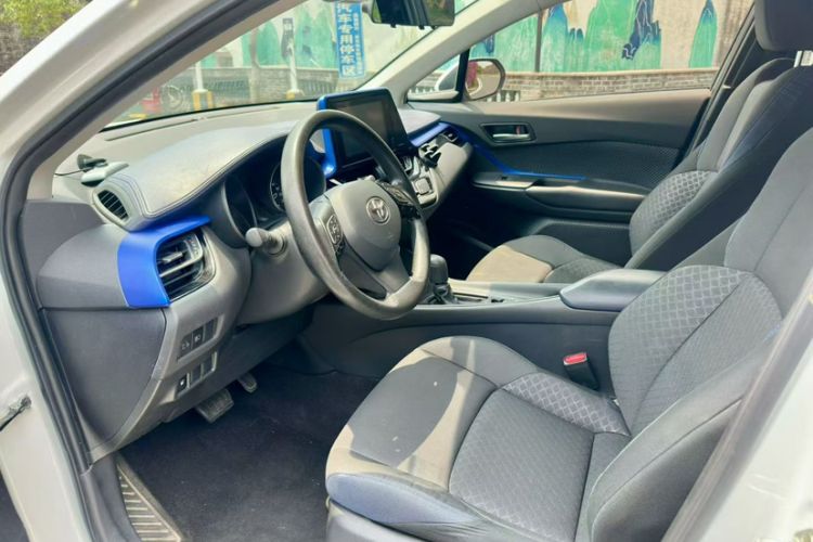 Used Toyota C-HR 2021 2.0L Comfort Edition Interior 1