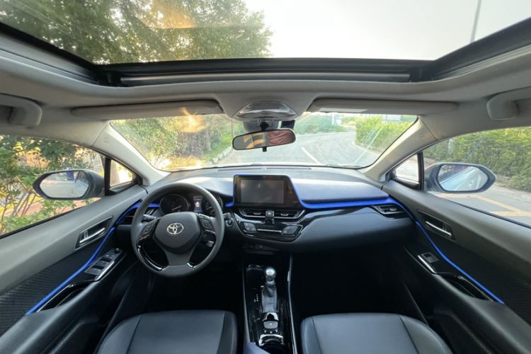 Used Toyota C-HR 2021 2.0L Luxury Edition Interior 1