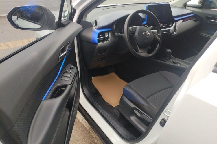 Used Toyota C-HR 2021 2.0L Comfort Edition Interior 1