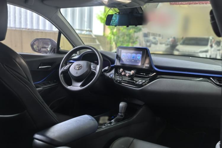 Used Toyota C-HR 2021 Dual-Motor 2.0L E-CVT Comfort Edition Interior 2