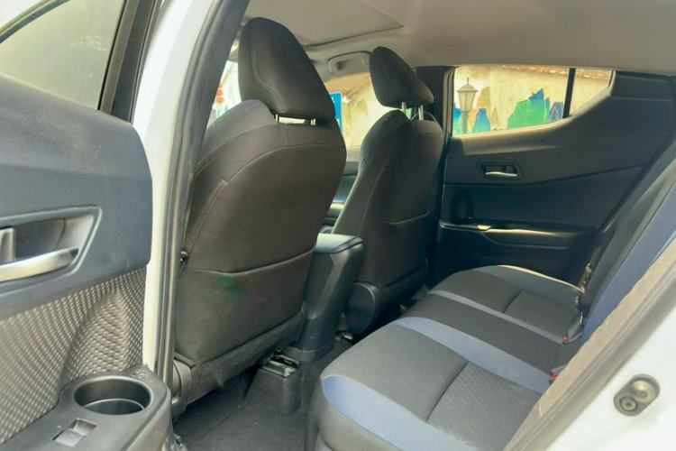 Used Toyota C-HR 2021 2.0L Comfort Edition Interior 3