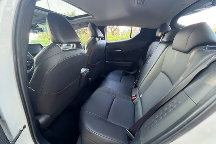 Used Toyota C-HR 2021 2.0L Luxury Edition Interior 3