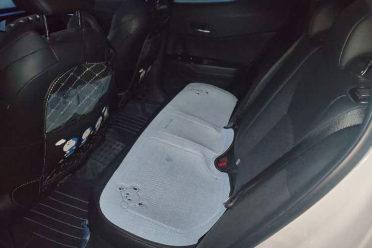 Used Toyota C-HR 2021 2.0L Luxury Edition Interior 4