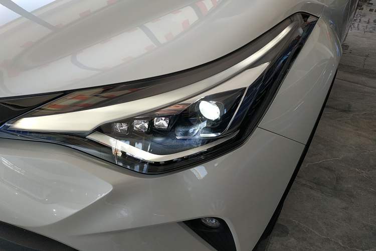 Used Toyota C-HR 2021 2.0L Luxury Edition Left Front Headlight