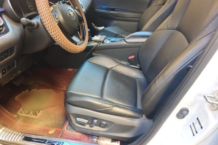 Used Toyota C-HR 2021 2.0L Luxury Edition Left Front Seat