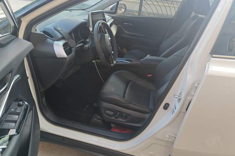 Used Toyota C-HR 2021 2.0L Luxury Edition Left Front Seat