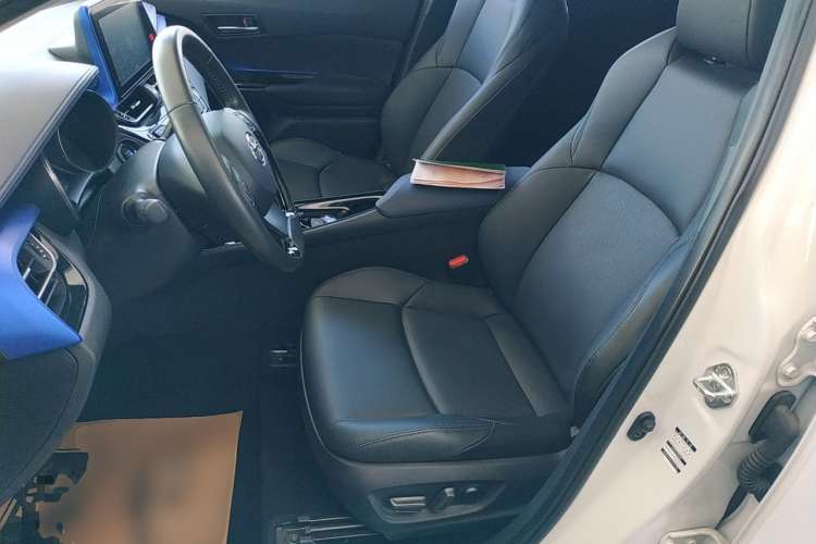 Used Toyota C-HR 2021 2.0L Luxury Edition Left Front Seat