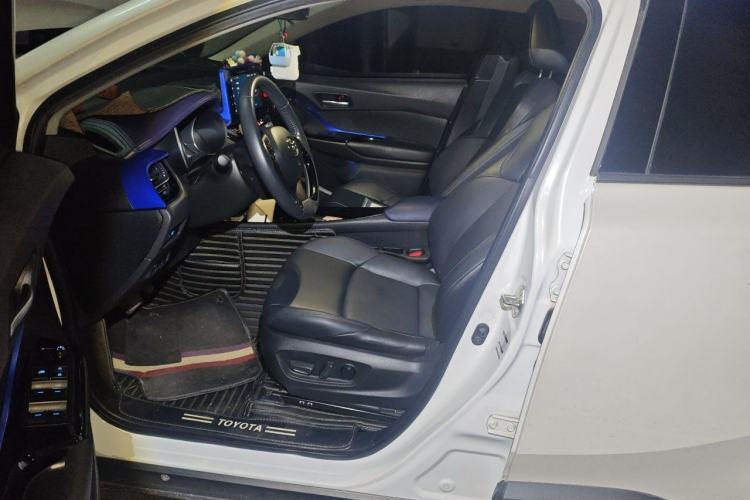 Used Toyota C-HR 2021 2.0L Luxury Edition Left Front Seat