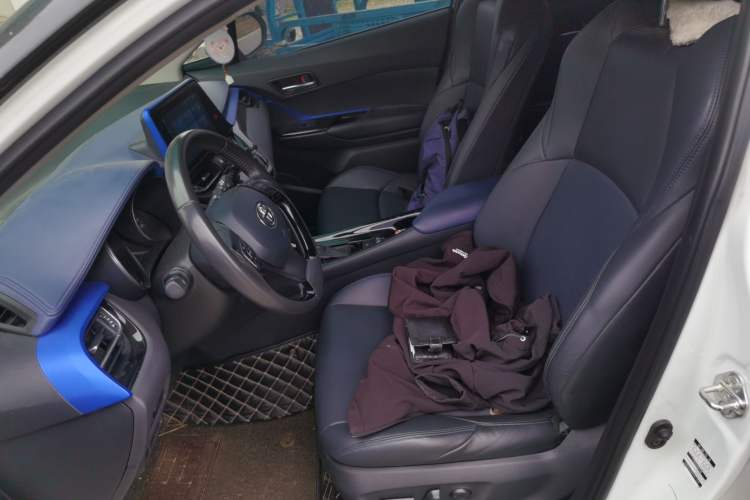 Used Toyota C-HR 2021 2.0L Luxury Edition Left Front Seat