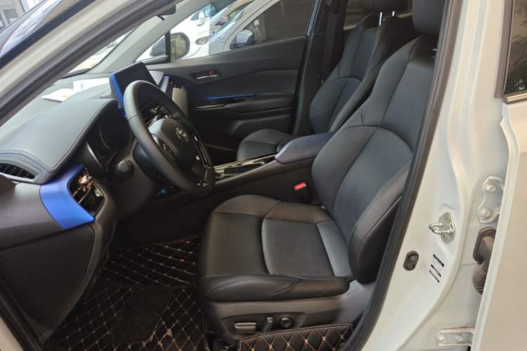 Used Toyota C-HR 2021 2.0L Luxury Edition Left Front Seat