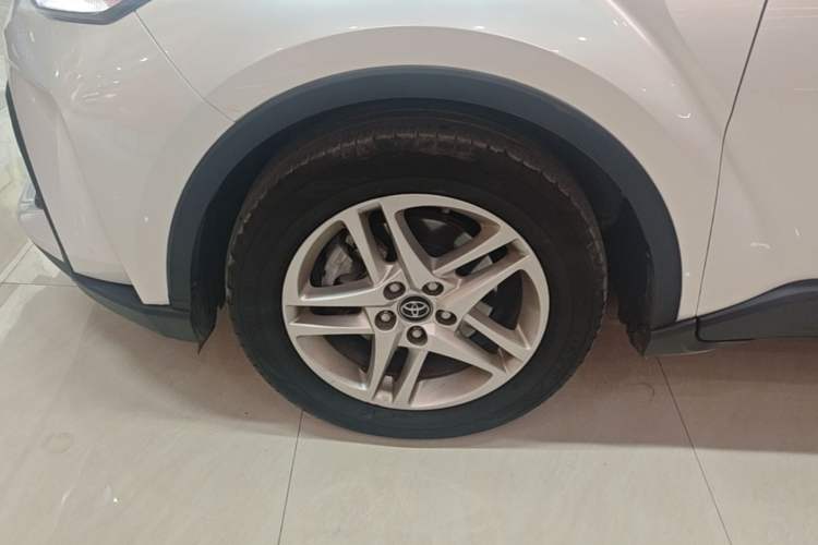 Used Toyota C-HR 2021 2.0L Comfort Edition Left Front Wheel Hub