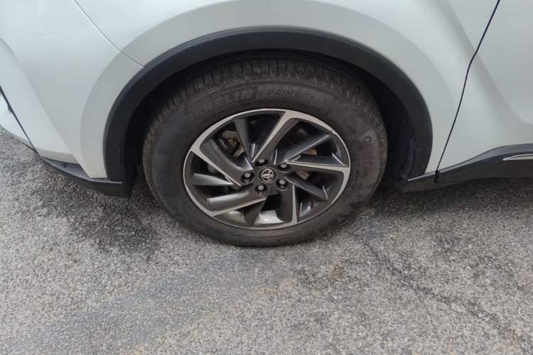 Used Toyota C-HR 2021 2.0L Luxury Edition Left Front Wheel Hub