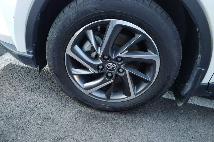 Used Toyota C-HR 2021 2.0L Luxury Edition Left Front Wheel Hub