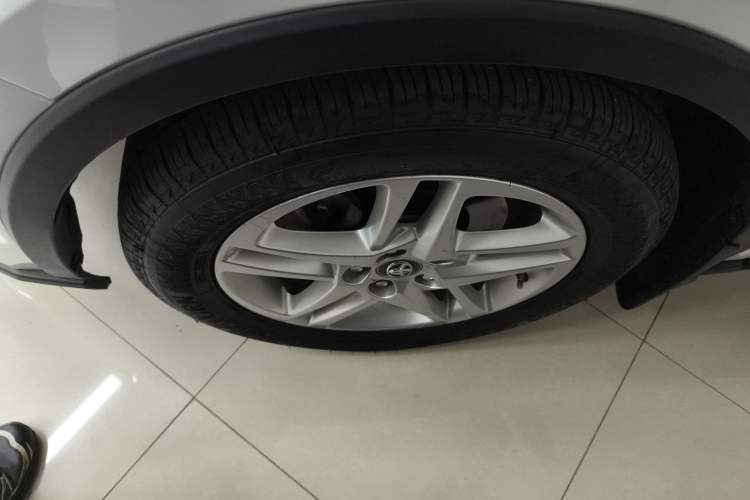 Used Toyota C-HR 2021 2.0L Comfort Edition Left Front Wheel Hub