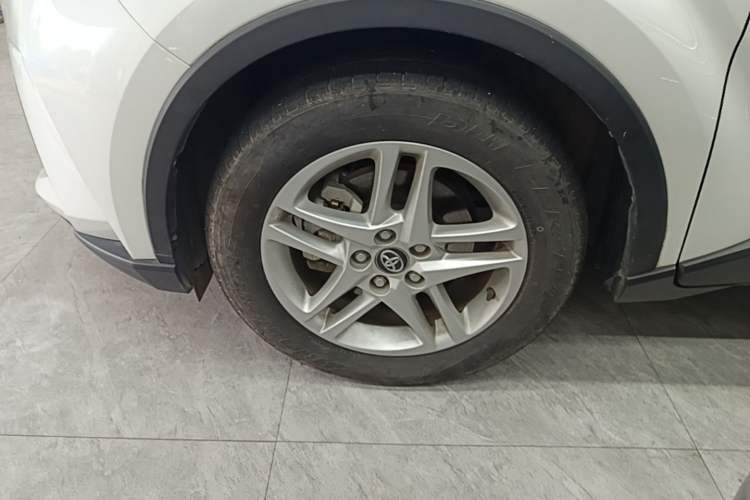 Used Toyota C-HR 2021 2.0L Comfort Edition Left Front Wheel Hub