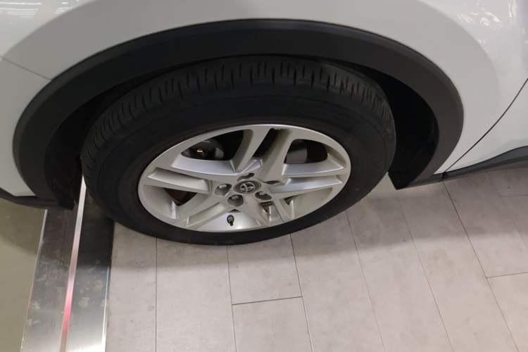 Used Toyota C-HR 2021 2.0L Comfort Edition Left Front Wheel Hub