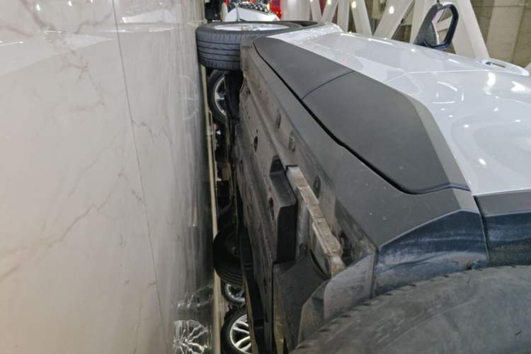 Used Toyota C-HR 2021 2.0L Comfort Edition Left Side Sill
