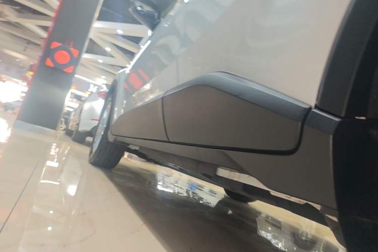 Used Toyota C-HR 2021 2.0L Comfort Edition Left Side Sill