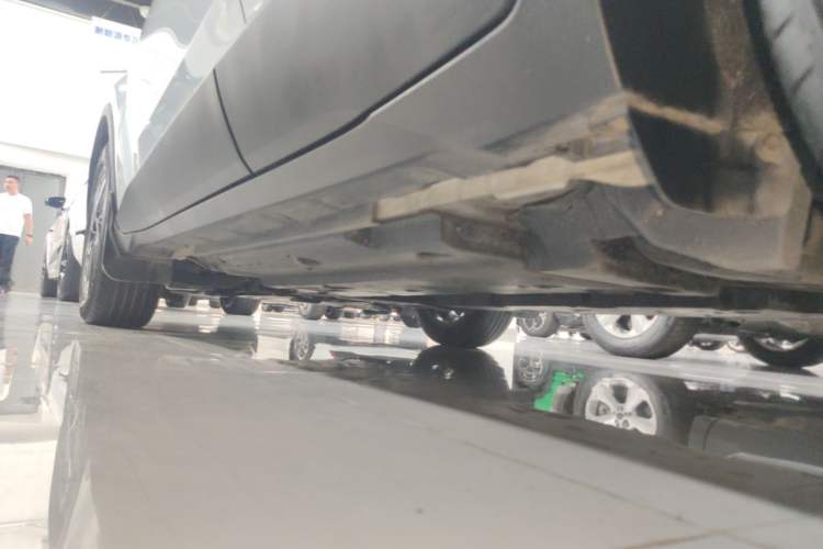 Used Toyota C-HR 2021 Dual-Motor 2.0L E-CVT Luxury Edition Left Side Sill