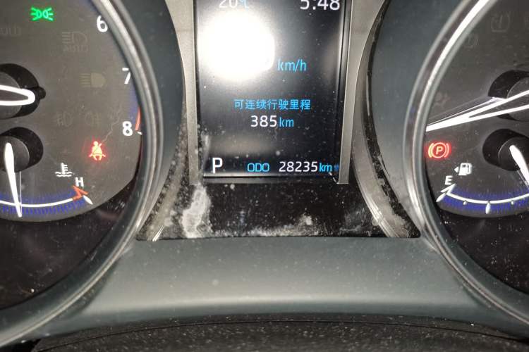 Used Toyota C-HR 2021 2.0L Luxury Edition Odometer Close Up