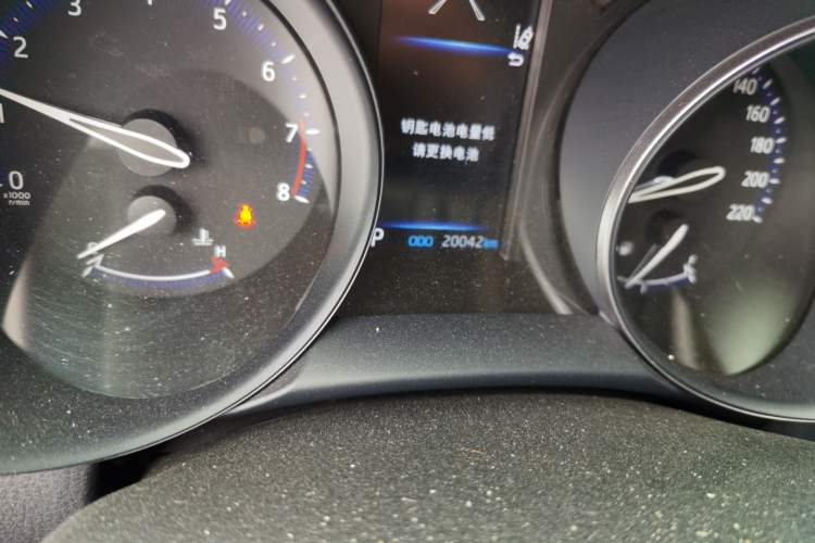 Used Toyota C-HR 2021 2.0L Luxury Edition Odometer Close Up
