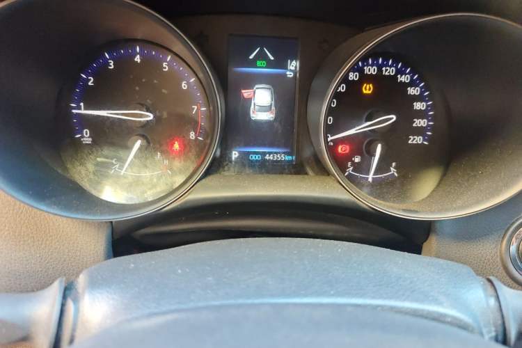 Used Toyota C-HR 2021 2.0L Luxury Edition Odometer Close Up