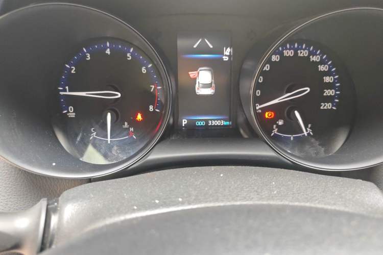 Used Toyota C-HR 2021 2.0L Luxury Edition Odometer Close Up