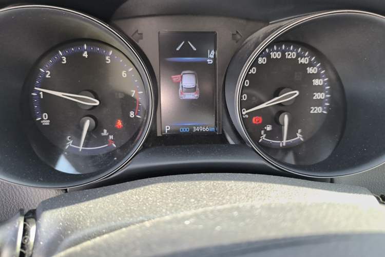 Used Toyota C-HR 2021 2.0L Comfort Edition Odometer Close Up