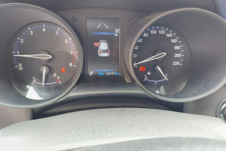 Used Toyota C-HR 2021 2.0L Luxury Edition Odometer Close Up