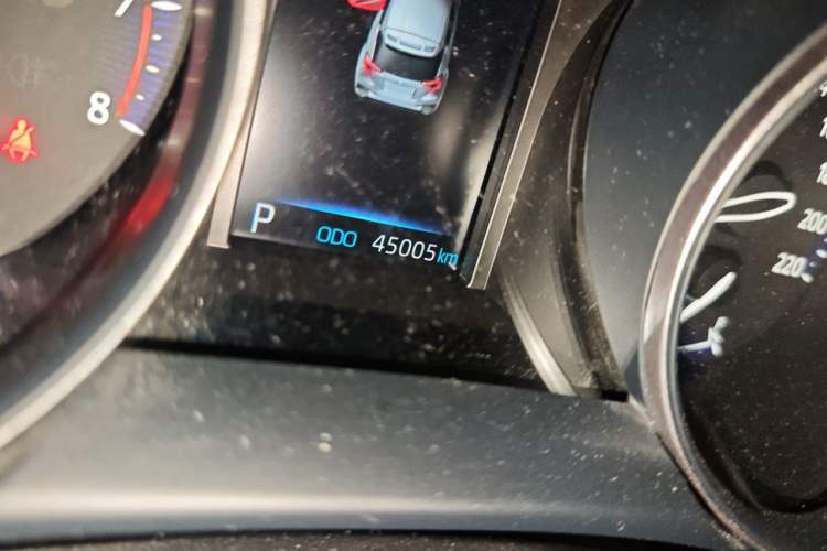 Used Toyota C-HR 2021 2.0L Comfort Edition Odometer Close Up