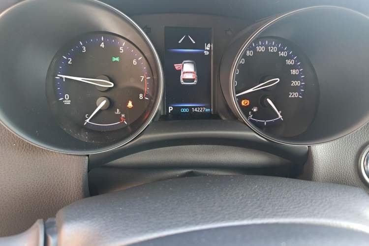 Used Toyota C-HR 2021 2.0L Luxury Edition Odometer Close Up