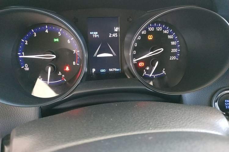 Used Toyota C-HR 2021 2.0L Luxury Edition Odometer Close Up