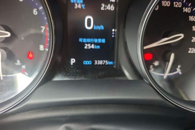 Used Toyota C-HR 2021 2.0L Luxury Edition Odometer Close Up