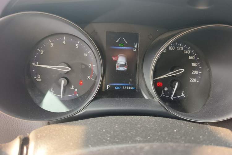 Used Toyota C-HR 2021 2.0L Luxury Edition Odometer Close Up