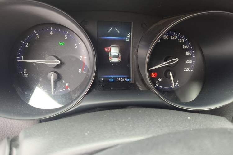 Used Toyota C-HR 2021 2.0L Comfort Edition Odometer Close Up