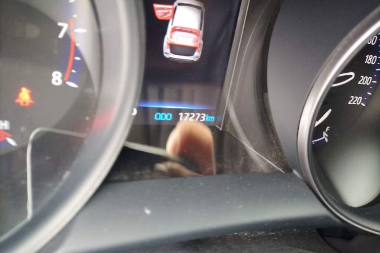 Used Toyota C-HR 2021 2.0L Comfort Edition Odometer Close Up