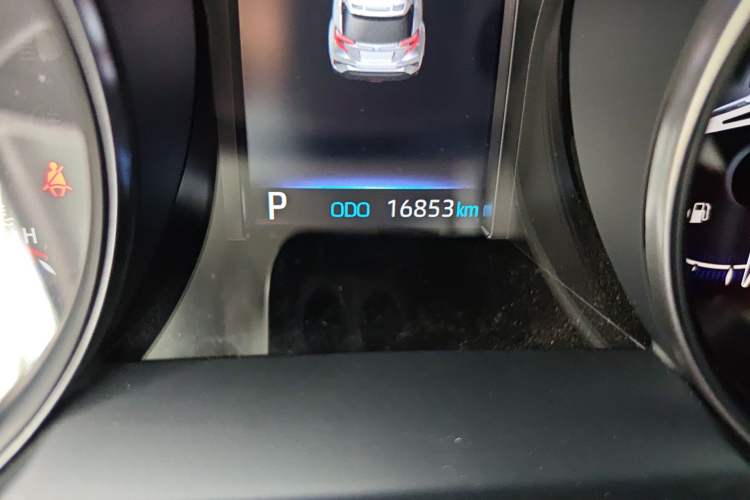 Used Toyota C-HR 2021 2.0L Comfort Edition Odometer Close Up