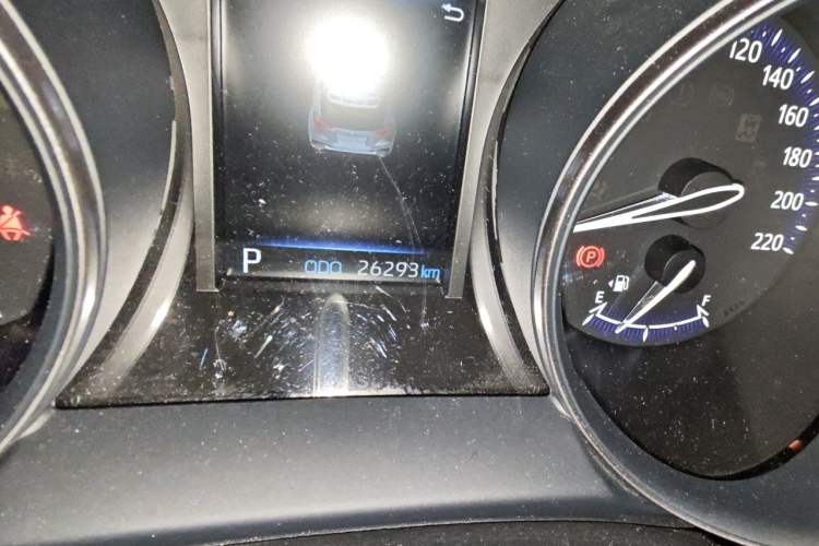 Used Toyota C-HR 2021 2.0L Luxury Edition Odometer Close Up