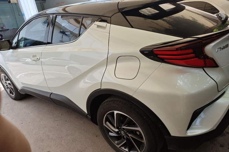 Used Toyota C-HR 2021 2.0L Luxury Edition Rear Left 45 Deg